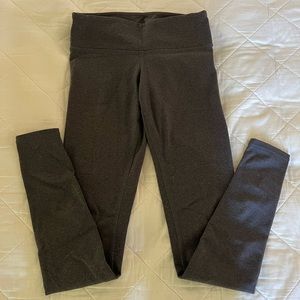 Alo Yoga grey leggings